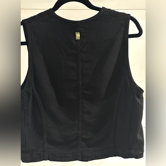 Black Button-Up Vest - Picture 4 of 5